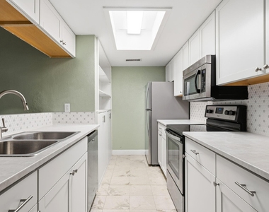 12824 Midway Road - Photo Thumbnail 13