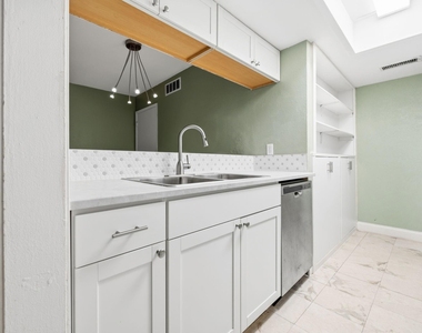 12824 Midway Road - Photo Thumbnail 14