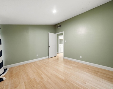 12824 Midway Road - Photo Thumbnail 19