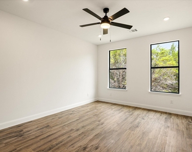 5714 Barkridge Drive - Photo Thumbnail 11