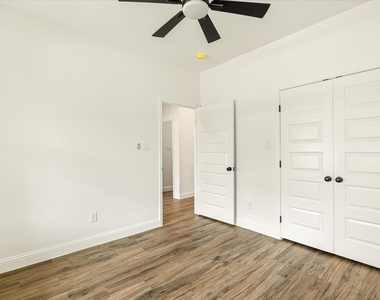 5714 Barkridge Drive - Photo Thumbnail 16