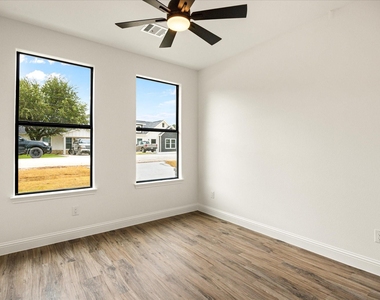 5714 Barkridge Drive - Photo Thumbnail 13