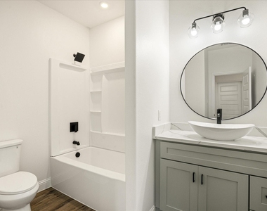 5714 Barkridge Drive - Photo Thumbnail 17