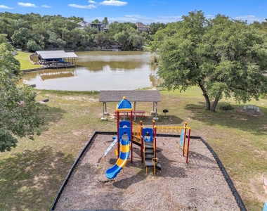 5714 Barkridge Drive - Photo Thumbnail 24
