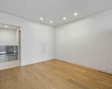 2430 Victory Park Lane - Photo Thumbnail 12