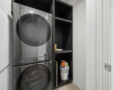 2430 Victory Park Lane - Photo Thumbnail 19