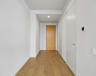 2430 Victory Park Lane - Photo Thumbnail 21