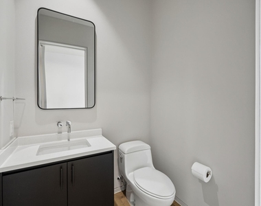 2430 Victory Park Lane - Photo Thumbnail 18