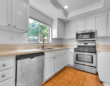 3640 Honey Glen Way - Photo Thumbnail 12