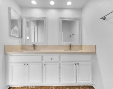 3640 Honey Glen Way - Photo Thumbnail 24