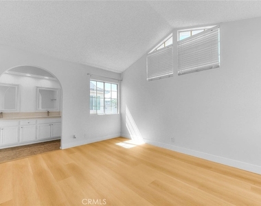 3640 Honey Glen Way - Photo Thumbnail 23