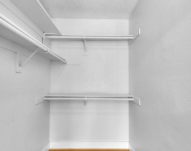 3640 Honey Glen Way - Photo Thumbnail 25