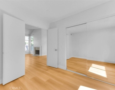 3640 Honey Glen Way - Photo Thumbnail 16