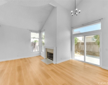 3640 Honey Glen Way - Photo Thumbnail 9