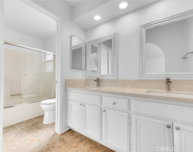 3640 Honey Glen Way - Photo Thumbnail 4