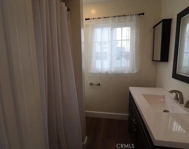 1917 W 74th - Photo Thumbnail 35