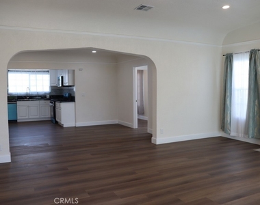1917 W 74th - Photo Thumbnail 12