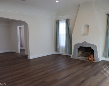 1917 W 74th - Photo Thumbnail 13