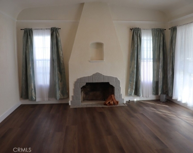 1917 W 74th - Photo Thumbnail 15