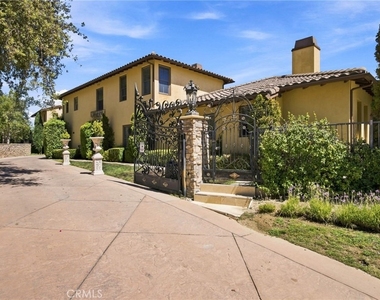 5182 Garrett Court - Photo Thumbnail 2