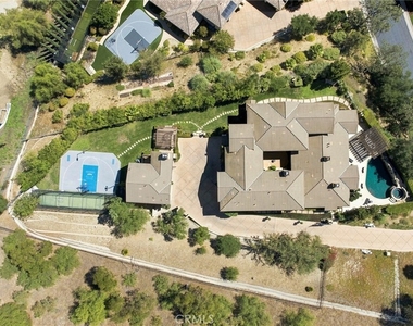 5182 Garrett Court - Photo Thumbnail 4