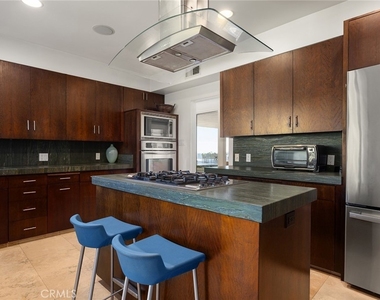 510 Leslie - Photo Thumbnail 19