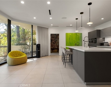 510 Leslie - Photo Thumbnail 34