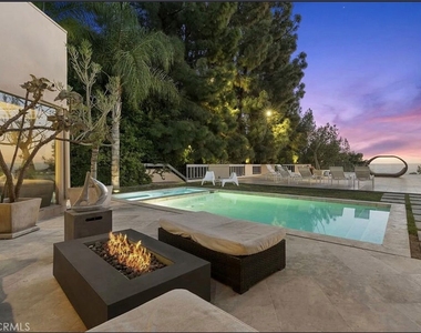 510 Leslie - Photo Thumbnail 24