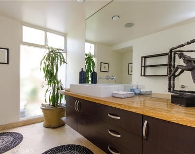 510 Leslie - Photo Thumbnail 15