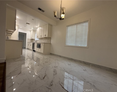 17845 Victory Blvd. - Photo Thumbnail 6