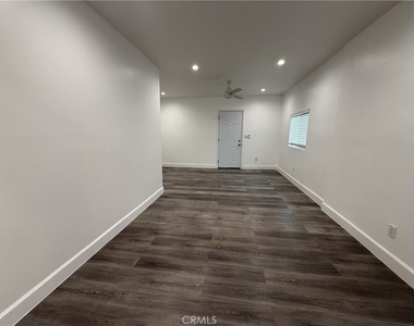 17845 Victory Blvd. - Photo Thumbnail 24