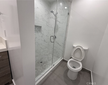 17845 Victory Blvd. - Photo Thumbnail 22