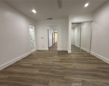 17845 Victory Blvd. - Photo Thumbnail 31