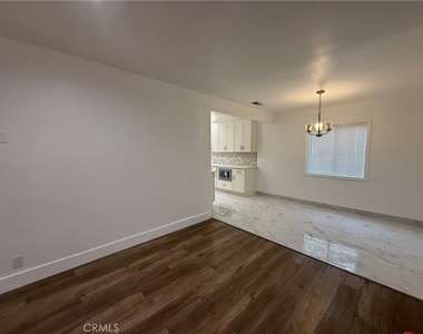 17845 Victory Blvd. - Photo Thumbnail 7