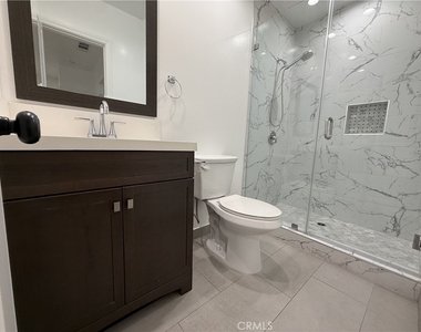 17845 Victory Blvd. - Photo Thumbnail 12