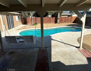 8448 Aura Avenue - Photo Thumbnail 5