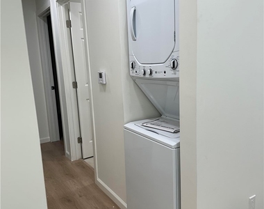 8448 Aura Avenue - Photo Thumbnail 10