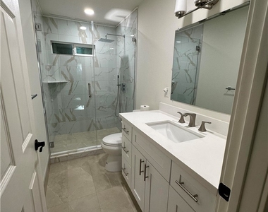 8448 Aura Avenue - Photo Thumbnail 8