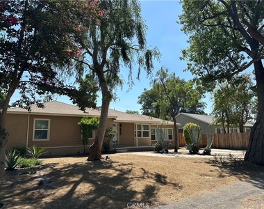 8448 Aura Avenue - Photo Thumbnail 7