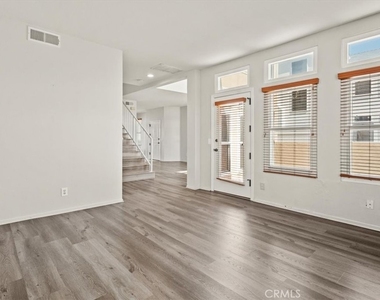 313 E Oak Avenue - Photo Thumbnail 16