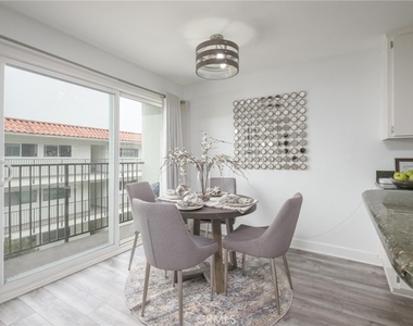 1720 Ardmore Avenue - Photo Thumbnail 12