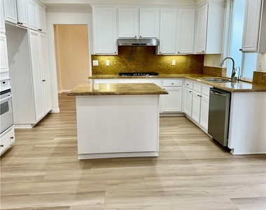 430 Mackena Place - Photo Thumbnail 14
