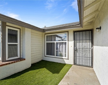 1682 Sycamore - Photo Thumbnail 2