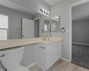 1682 Sycamore - Photo Thumbnail 19