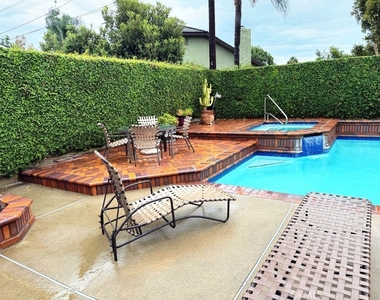 308 Somerset - Photo Thumbnail 23