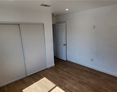 2333 Evergreen Street - Photo Thumbnail 5