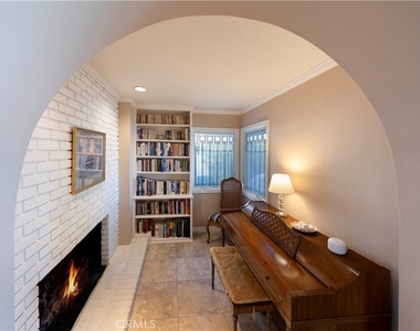 30932 Colonial Place - Photo Thumbnail 12