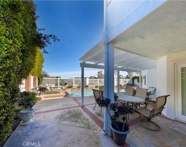 30932 Colonial Place - Photo Thumbnail 2