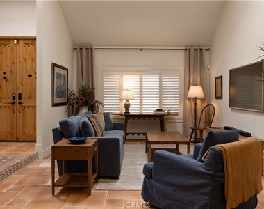 1096 Tulare - Photo Thumbnail 3