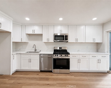 3518 W Orange Avenue - Photo Thumbnail 3